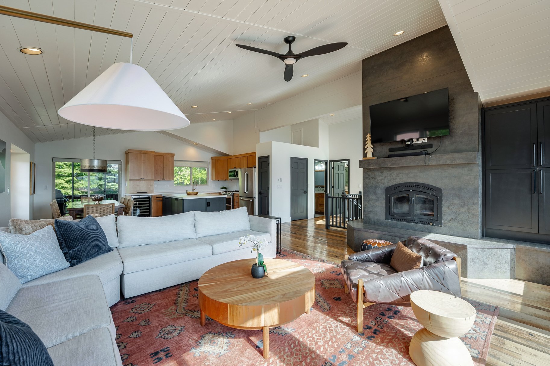  Modern Tahoe Donner Retreat with Panoramic Mountain Views & Elevated Living - 物件實景