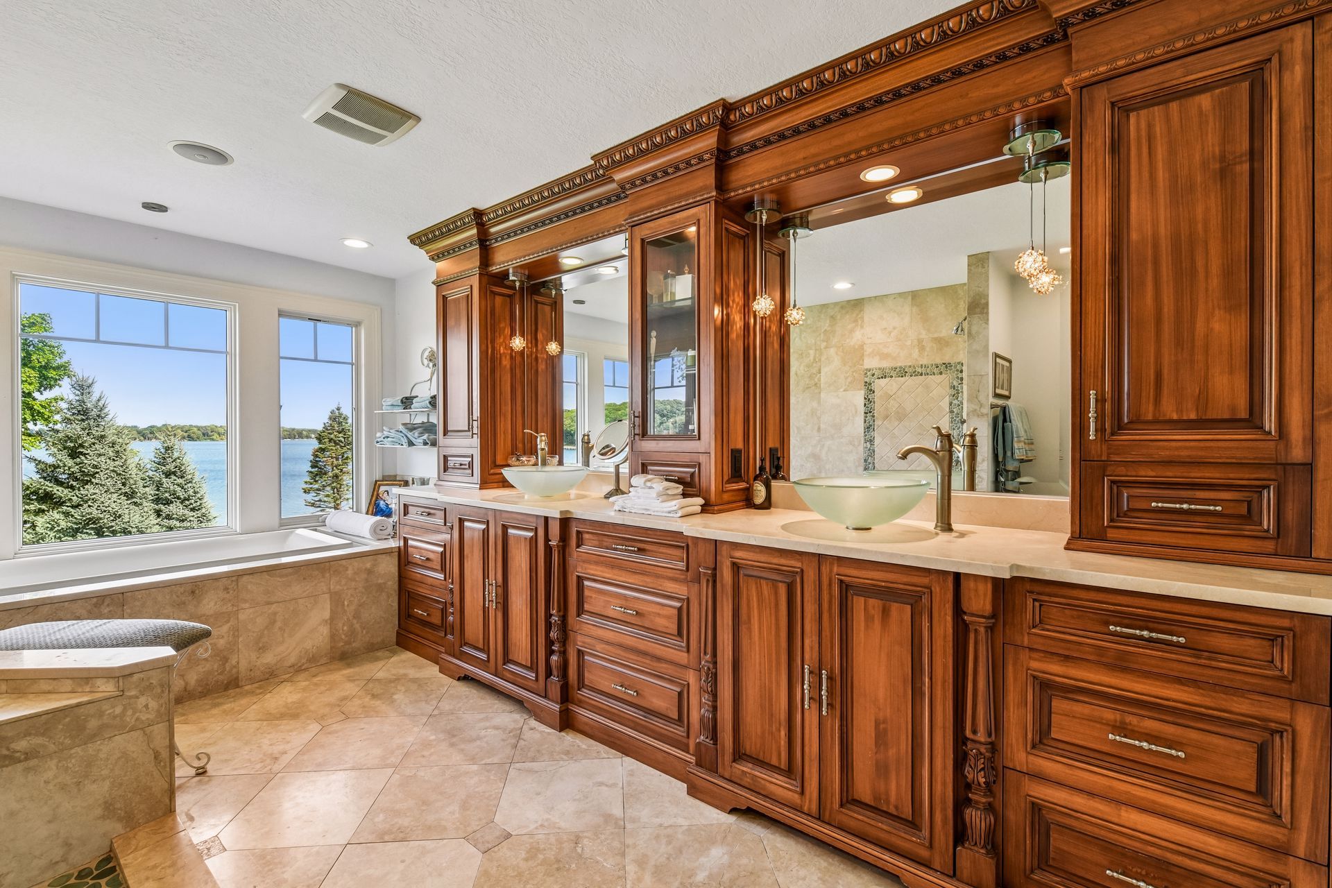  Timeless Luxury Along Lake Minnetonka’s Shoreline - 物件實景