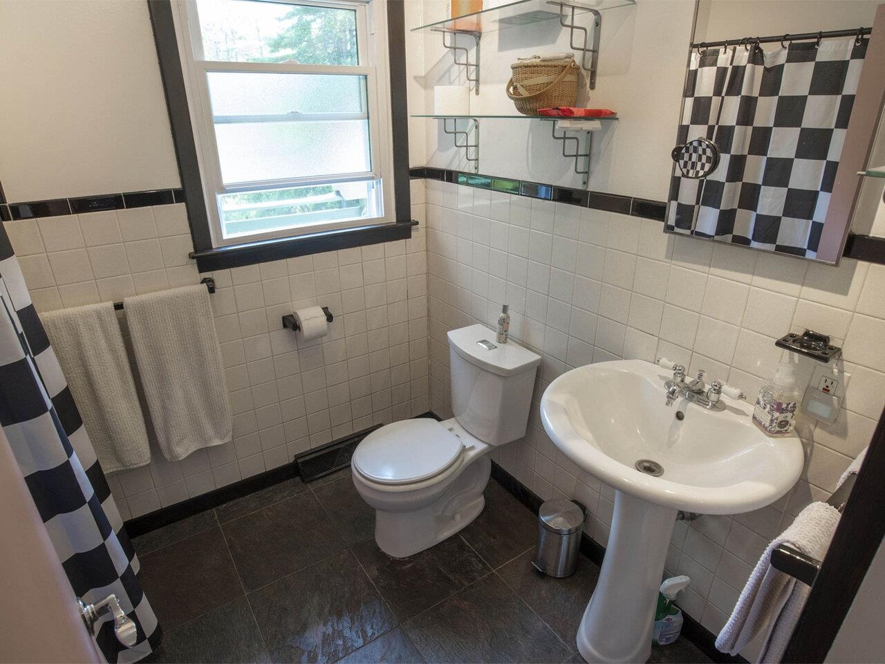 Montpelier, Vermont, 05602, United States, 3 Bedrooms Bedrooms, ,3 BathroomsBathrooms,Residential,For Sale,1924813