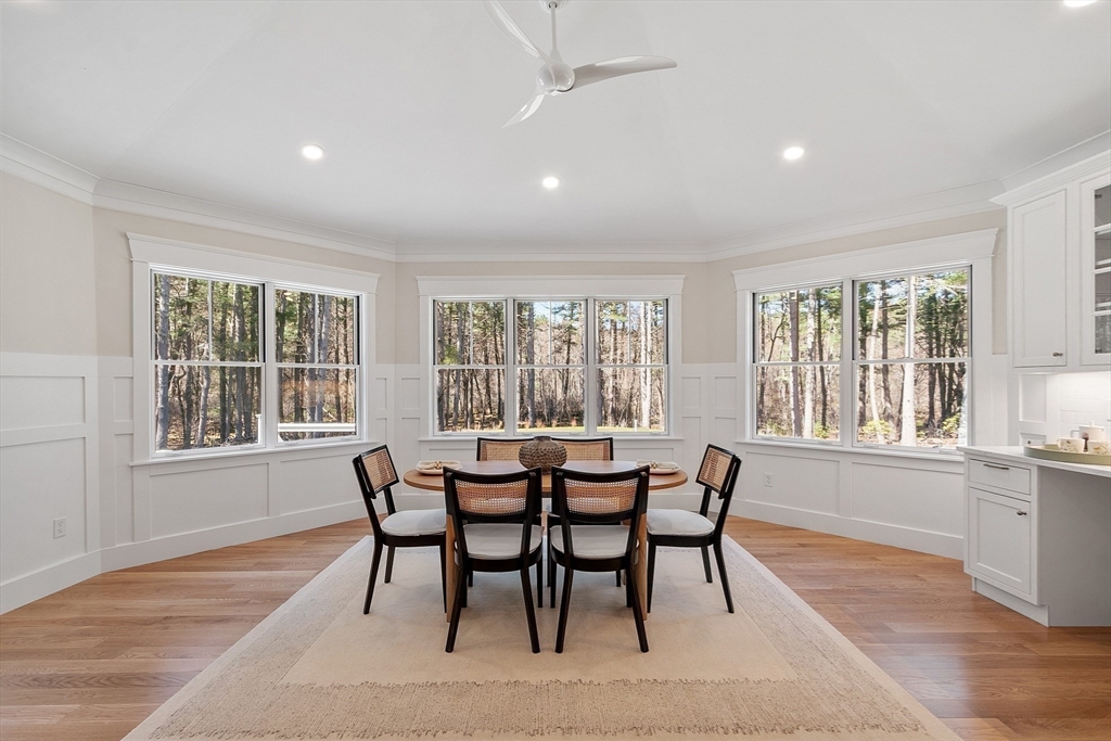 Carlisle, Massachusetts, 01741, United States, 5 Bedrooms Bedrooms, ,6 BathroomsBathrooms,Residential,For Sale,1792781