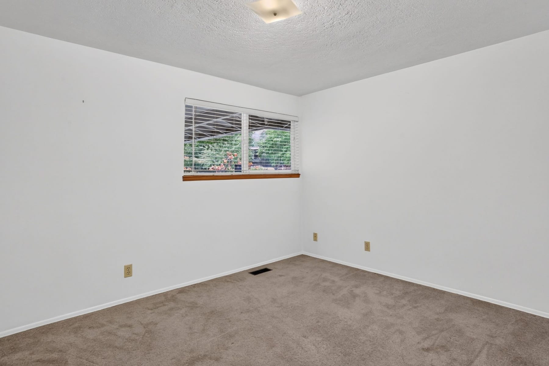  13349 NW WESTLAWN TER Portland, OR 97229 - 物件實景