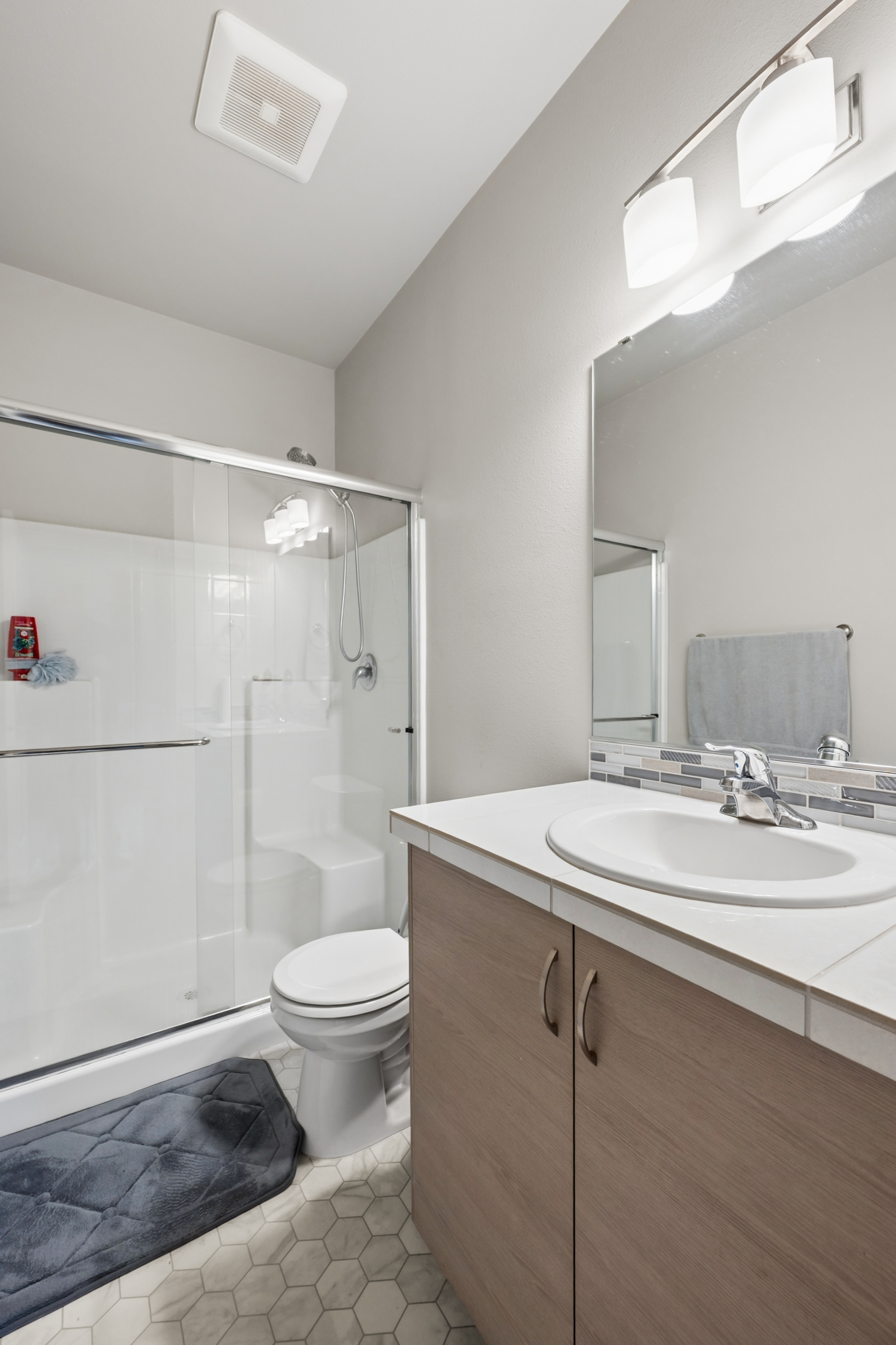  16205 8th Ave E, Spanaway, WA 98387 - 物件實景