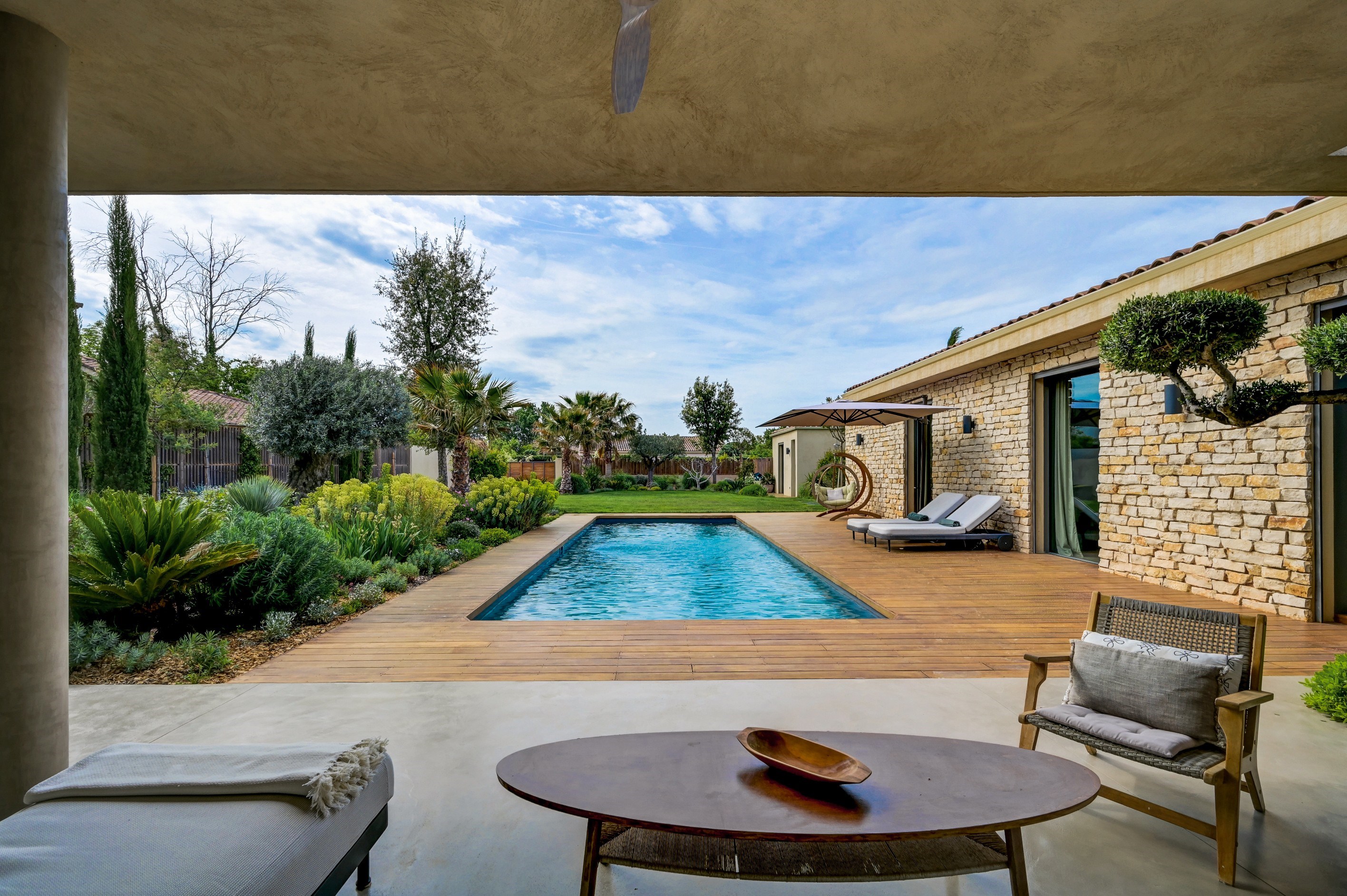  Elegant single-storey villa – 225 sqm of living space – 1,500 sqm landscaped gr… - 物件實景
