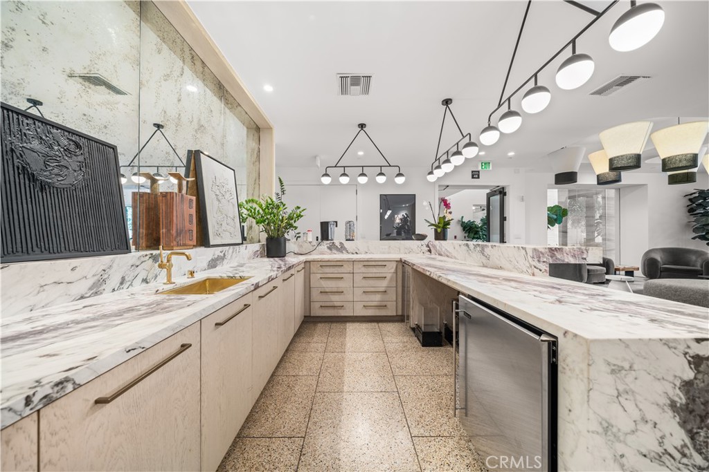 Los Angeles, California, 90024, United States, 2 Bedrooms Bedrooms, ,2 BathroomsBathrooms,Residential,For Sale,1746972