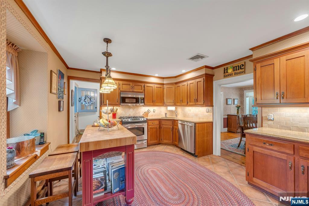 Park Ridge, New Jersey, 07656, United States, 4 Bedrooms Bedrooms, ,3 BathroomsBathrooms,Residential,For Sale,1927365