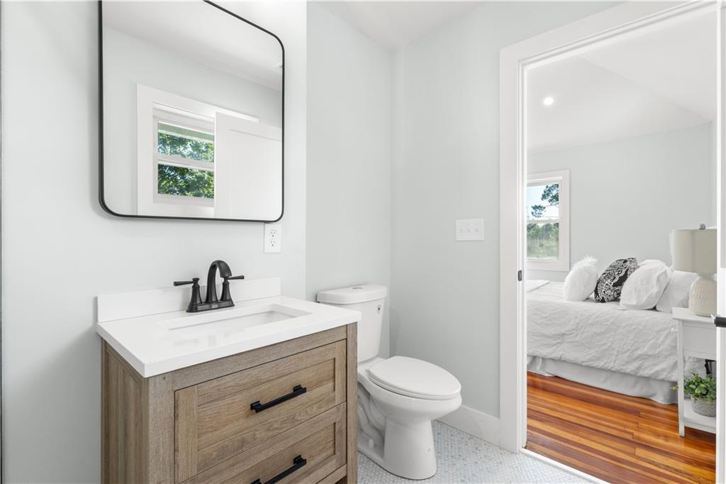 Warwick, Rhode Island, 02888, United States, 3 Bedrooms Bedrooms, ,3 BathroomsBathrooms,Residential,For Sale,2005578