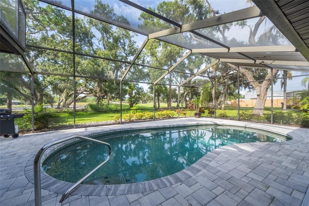 Sarasota, Florida, 34243, United States, 3 Bedrooms Bedrooms, ,4 BathroomsBathrooms,Residential,For Sale,1941793