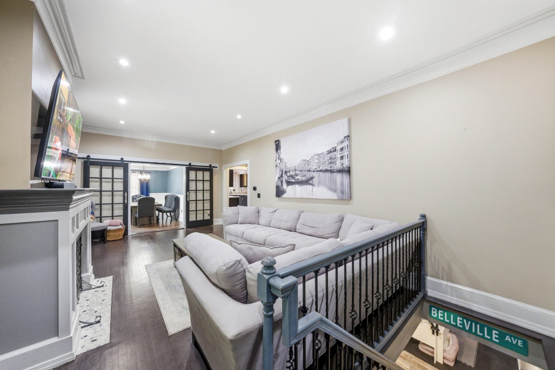  Fully Renovated Two Family Property - 物件實景