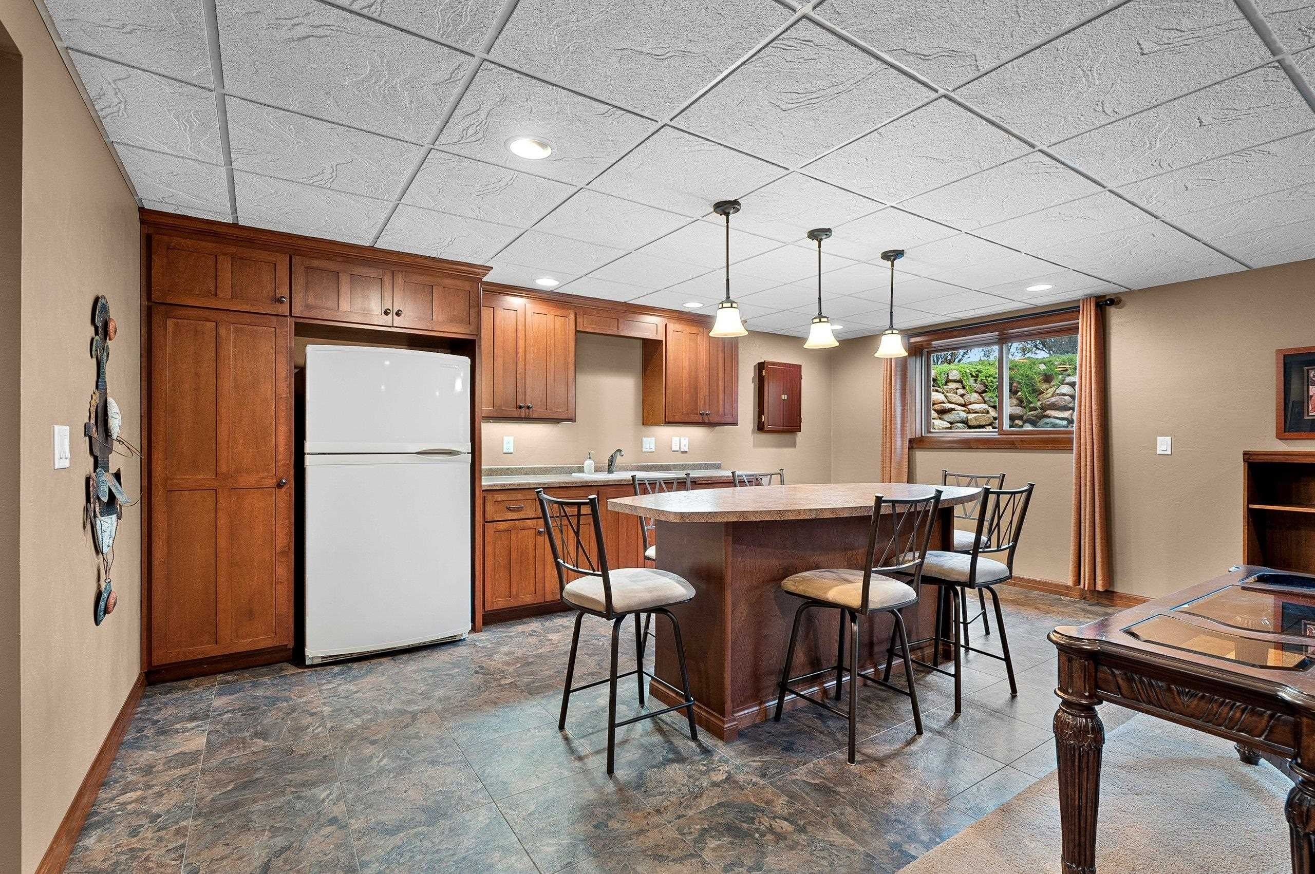 DE PERE, Wisconsin, 54115, United States, 3 Bedrooms Bedrooms, ,4 BathroomsBathrooms,Residential,For Sale,2048400
