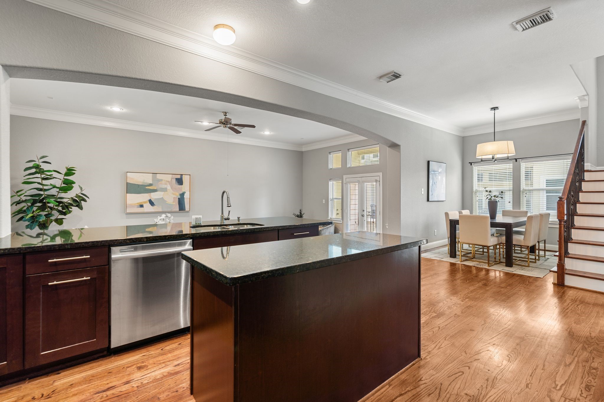  2316 Beall Street - 物件實景