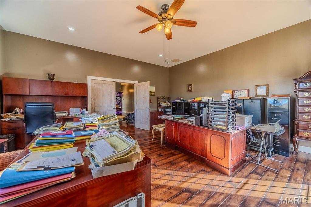 Lebanon, Missouri, 65536, United States, 4 Bedrooms Bedrooms, ,4 BathroomsBathrooms,Residential,For Sale,1976703