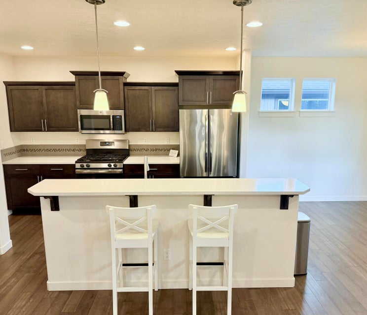 Redmond, Oregon, 97756, United States, 3 Bedrooms Bedrooms, ,3 BathroomsBathrooms,Residential,For Sale,1736801