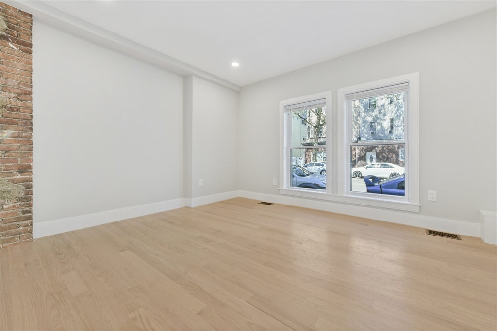 Boston, Massachusetts, 02128, United States, 2 Bedrooms Bedrooms, ,2 BathroomsBathrooms,Residential,For Sale,1871020
