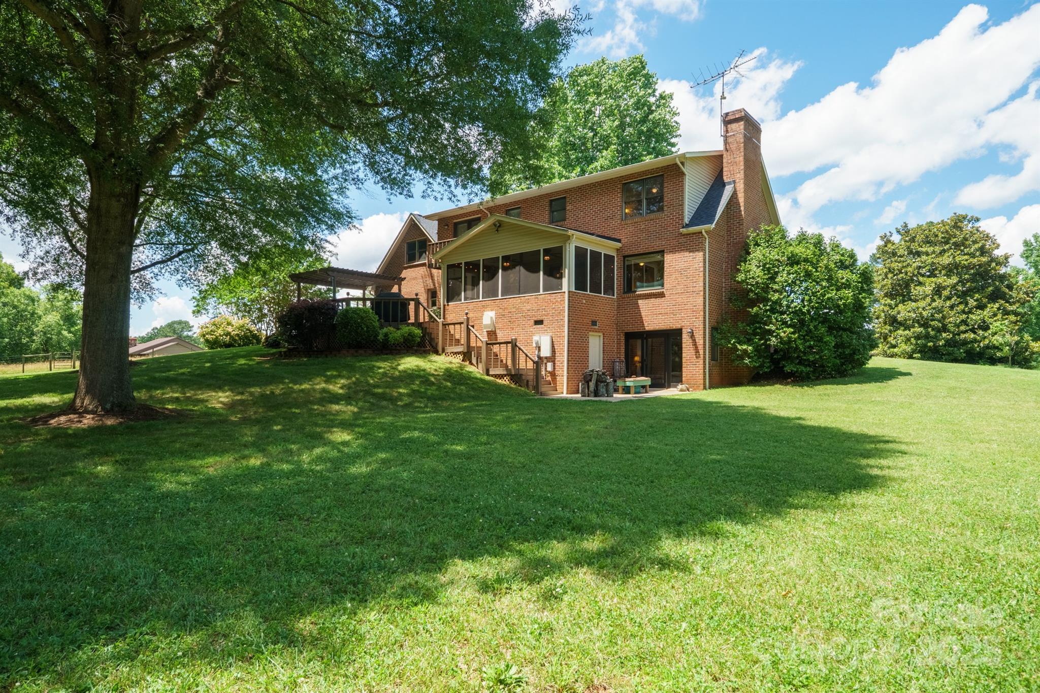 Granite Falls, North Carolina, 28630, United States, 4 Bedrooms Bedrooms, ,4 BathroomsBathrooms,Residential,For Sale,1907172