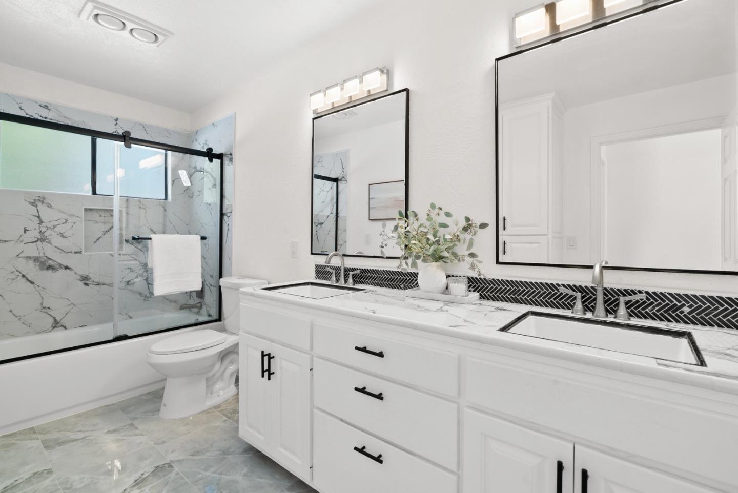 Aptos, California, 95003, United States, 5 Bedrooms Bedrooms, ,3 BathroomsBathrooms,Residential,For Sale,1895468