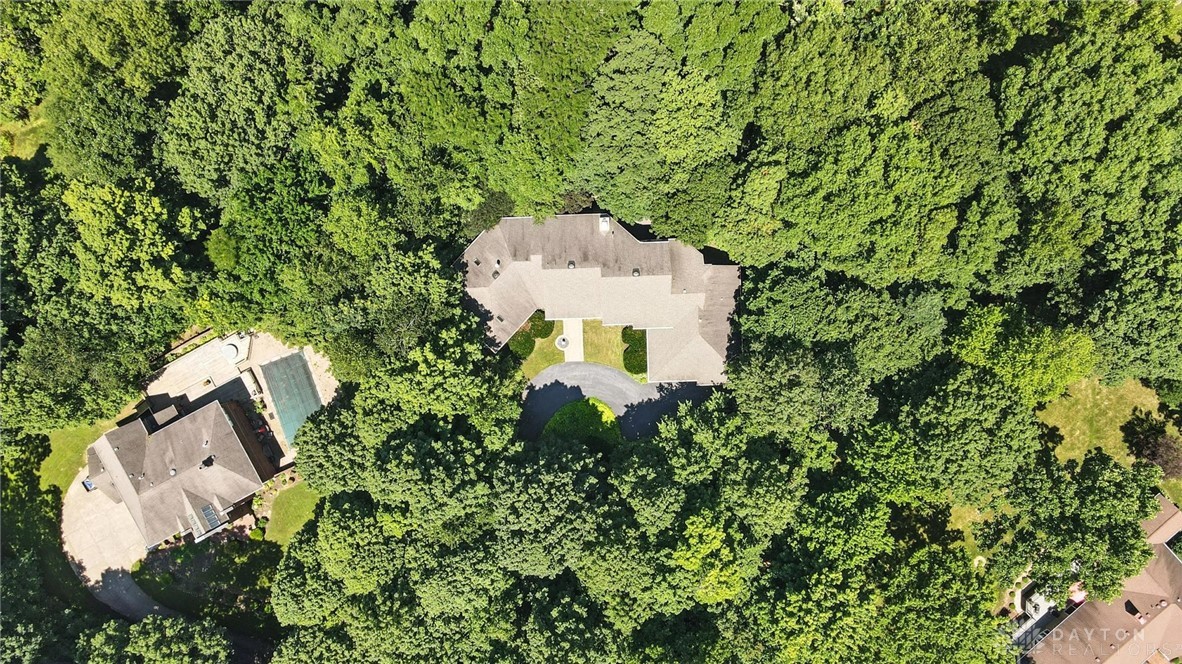 Sugarcreek Twp, Ohio, 45440, United States, 4 Bedrooms Bedrooms, ,5 BathroomsBathrooms,Residential,For Sale,1902150