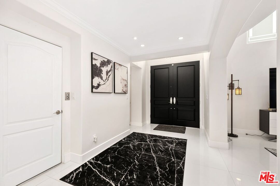 Los Angeles, California, 90049, United States, 4 Bedrooms Bedrooms, ,5 BathroomsBathrooms,Residential,For Sale,1840692