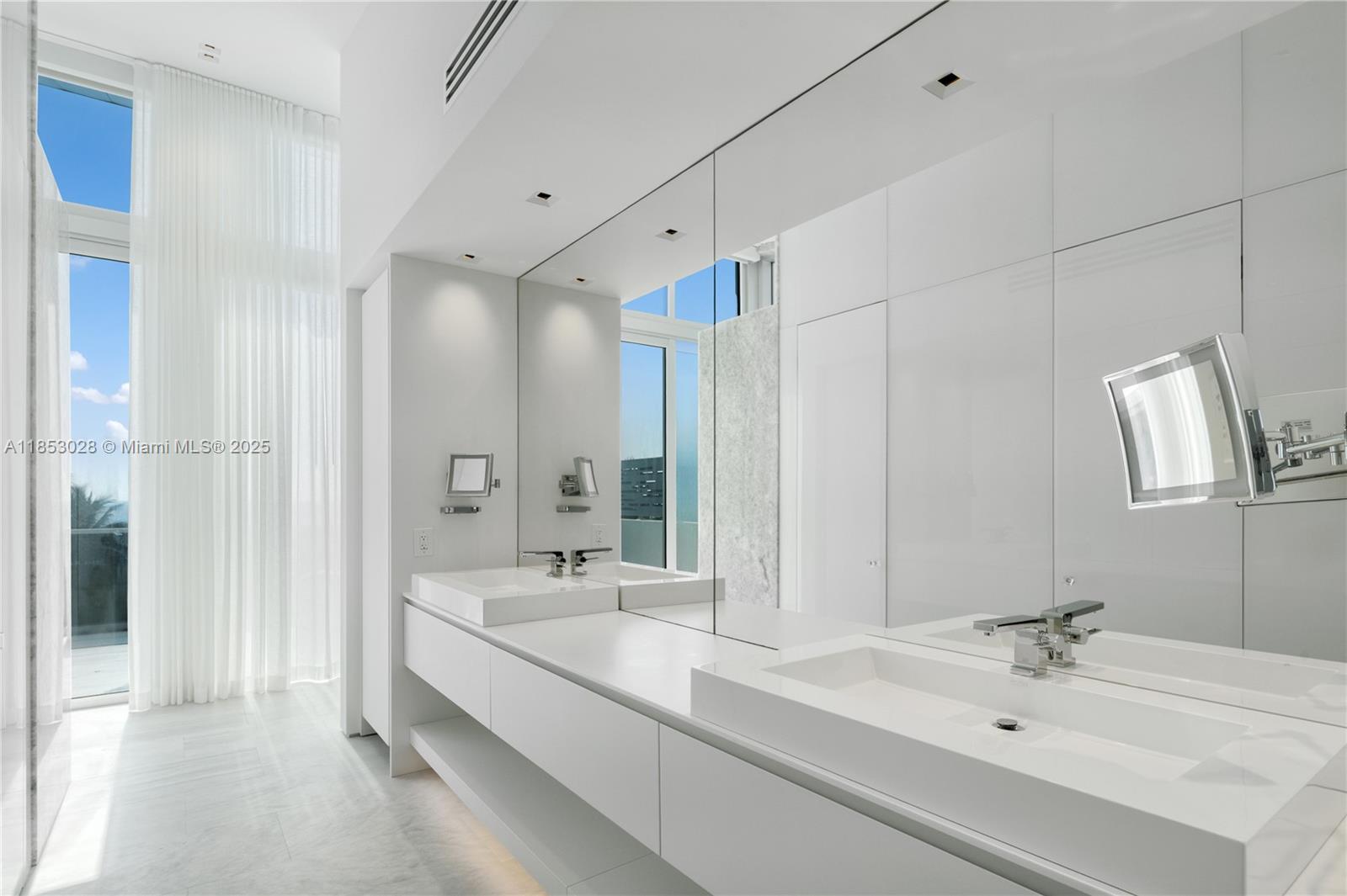 Miami Beach, Florida, 33141, United States, 5 Bedrooms Bedrooms, ,7 BathroomsBathrooms,Residential,For Sale,1934428