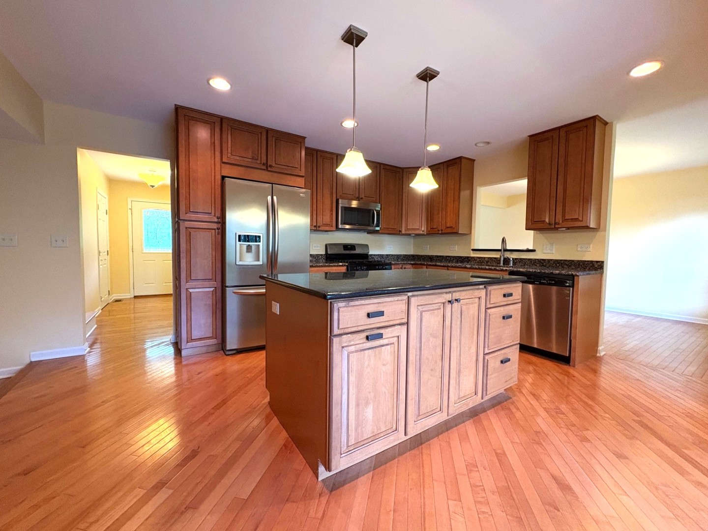 Naperville, Illinois, 60563, United States, 4 Bedrooms Bedrooms, ,3 BathroomsBathrooms,Residential,For Sale,1961191