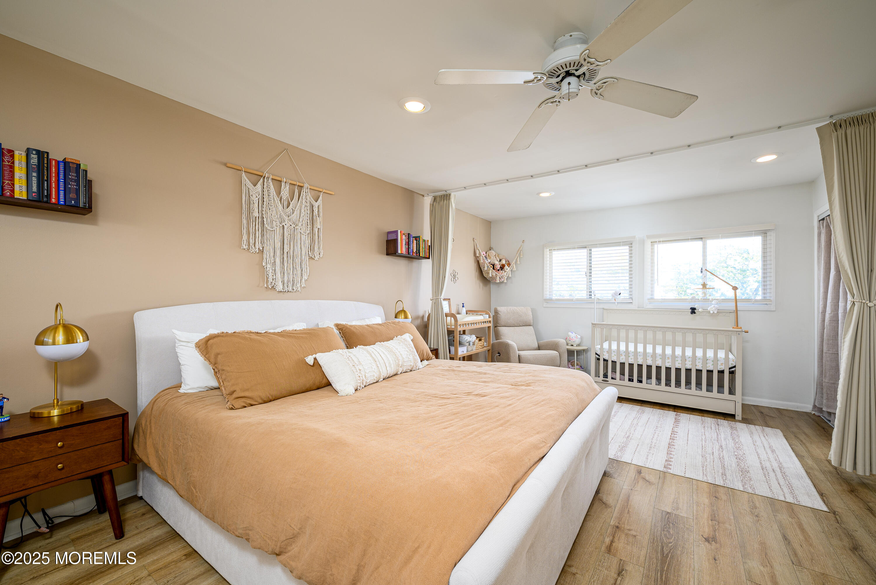 Red Bank, New Jersey, 07701, United States, 2 Bedrooms Bedrooms, ,3 BathroomsBathrooms,Residential,For Sale,1970602