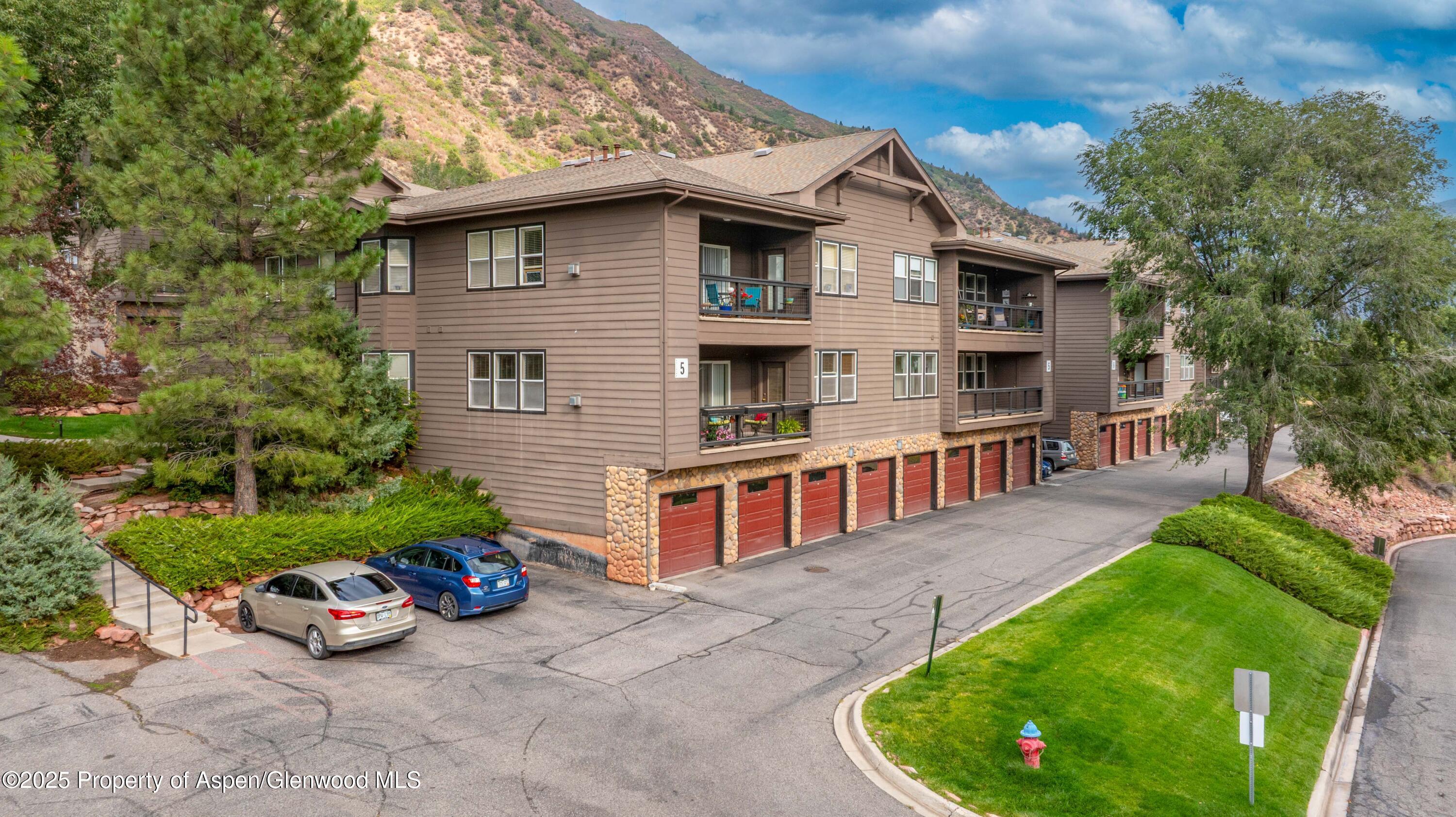 Glenwood Springs, Colorado, 81601, United States, 3 Bedrooms Bedrooms, ,2 BathroomsBathrooms,Residential,For Sale,1795140