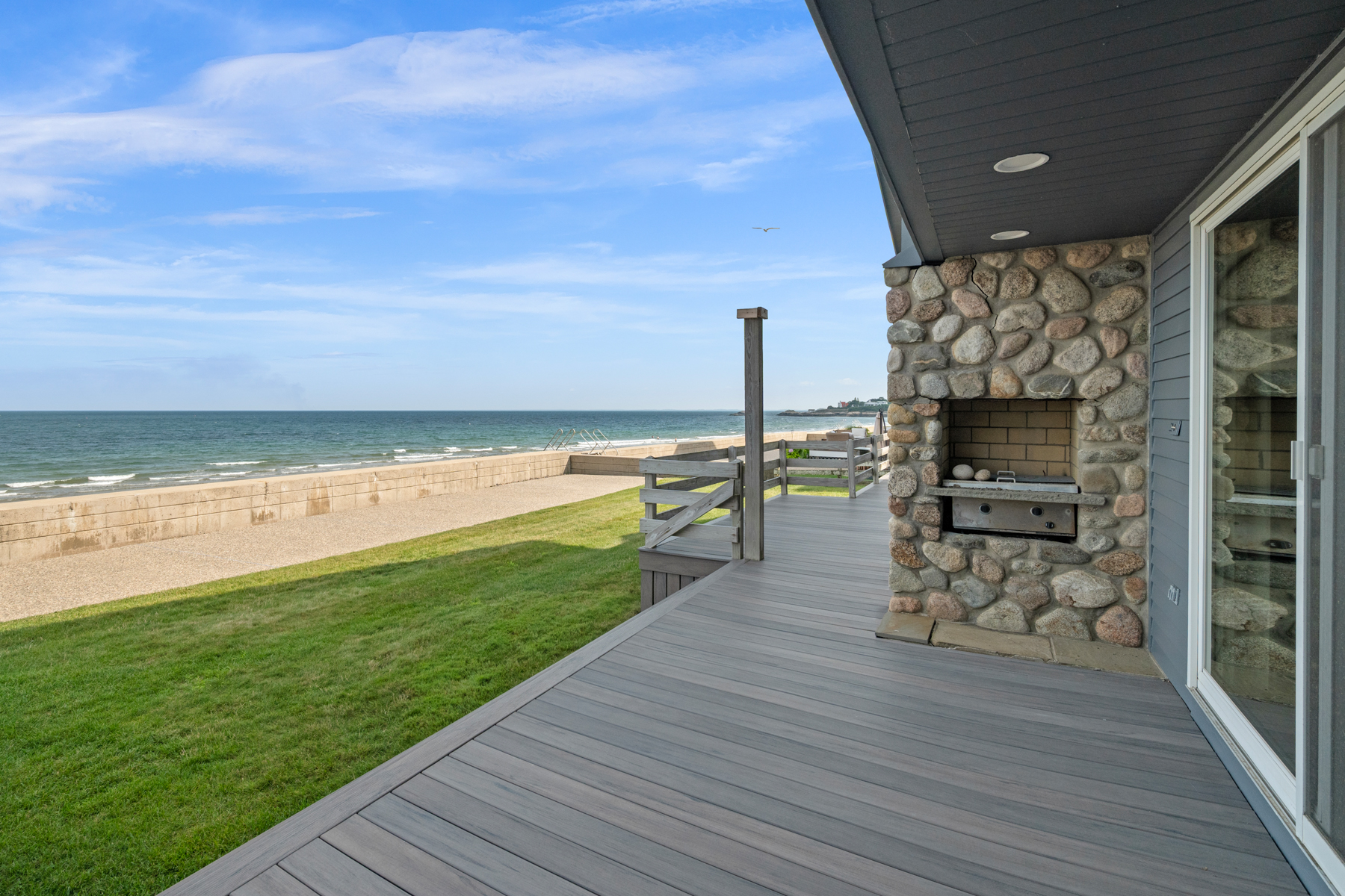  Exceptional Waterfront Property - 物件實景