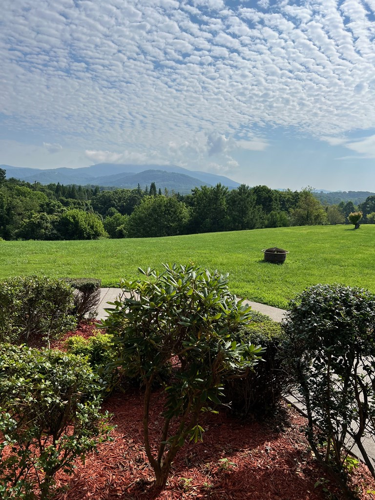 Ellijay, Georgia, 30536, United States, 4 Bedrooms Bedrooms, ,4 BathroomsBathrooms,Residential,For Sale,1876952