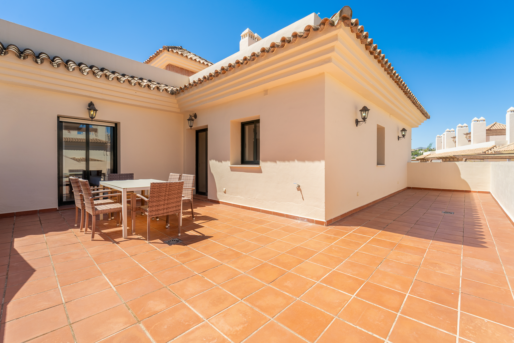  Newly refurbished penthouse with private rooftop terrace in Nueva Andalucía - 物件實景