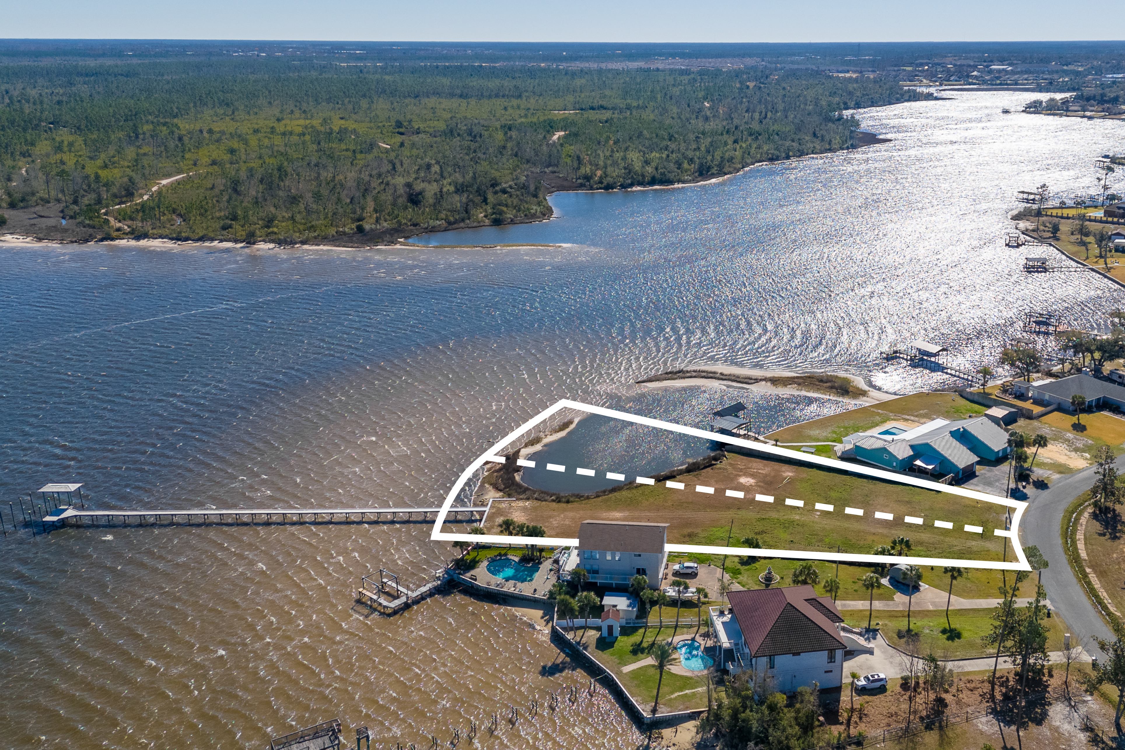  Expansive Bayfront Estate Lot With Private Island Cove - 物件實景