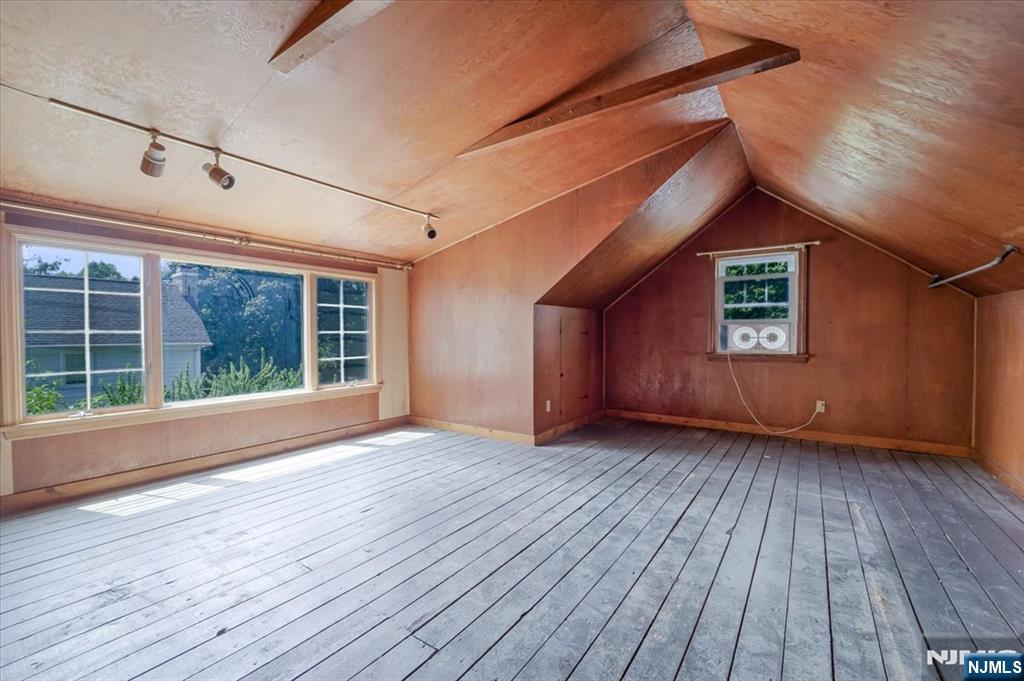 Wyckoff, New Jersey, 07481, United States, 5 Bedrooms Bedrooms, ,3 BathroomsBathrooms,Residential,For Sale,1920026