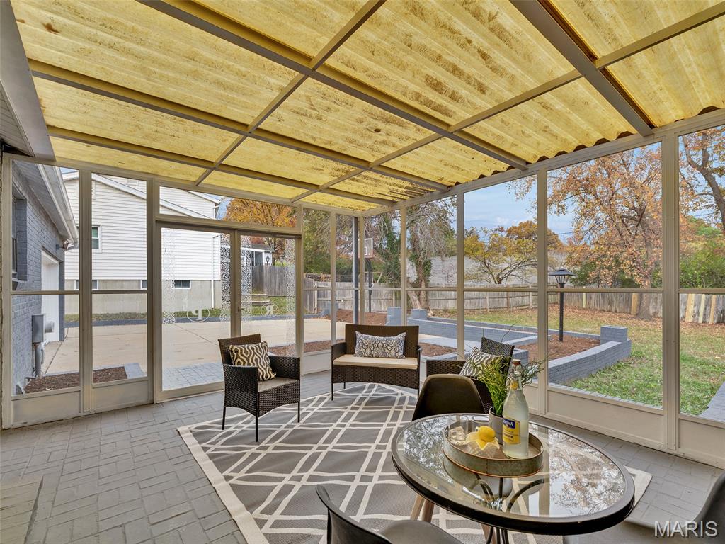 Ballwin, Missouri, 63011, United States, 5 Bedrooms Bedrooms, ,3 BathroomsBathrooms,Residential,For Sale,1992097