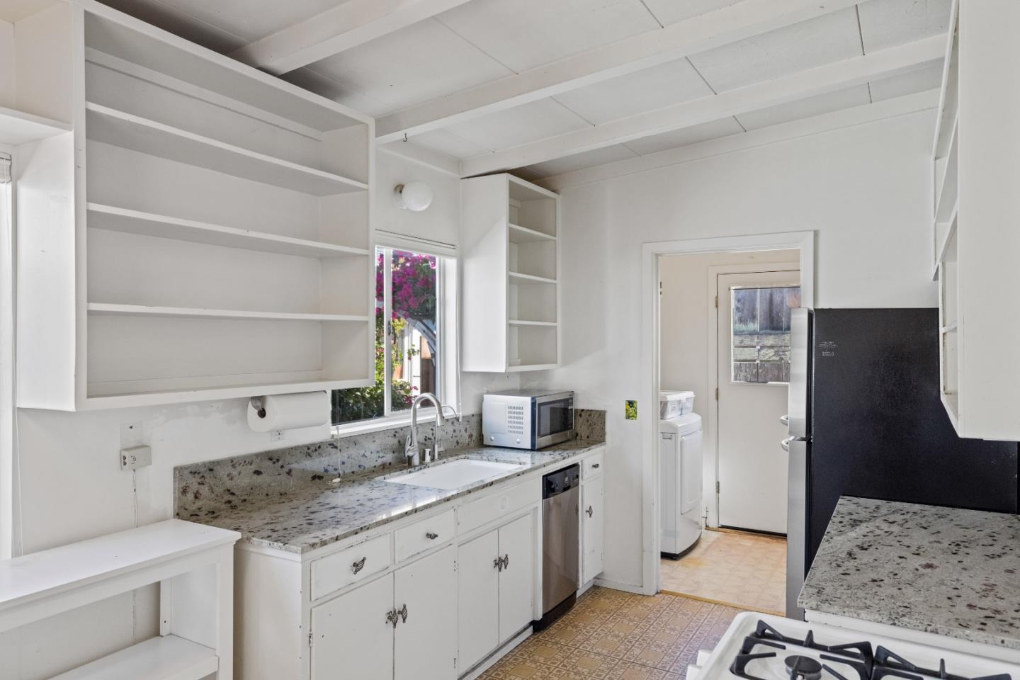 111 19th St, Pacific Grove, California, 93950, United States, 2 Bedrooms Bedrooms, ,1 BathroomBathrooms,Residential,For Sale,111 19th St,1664054