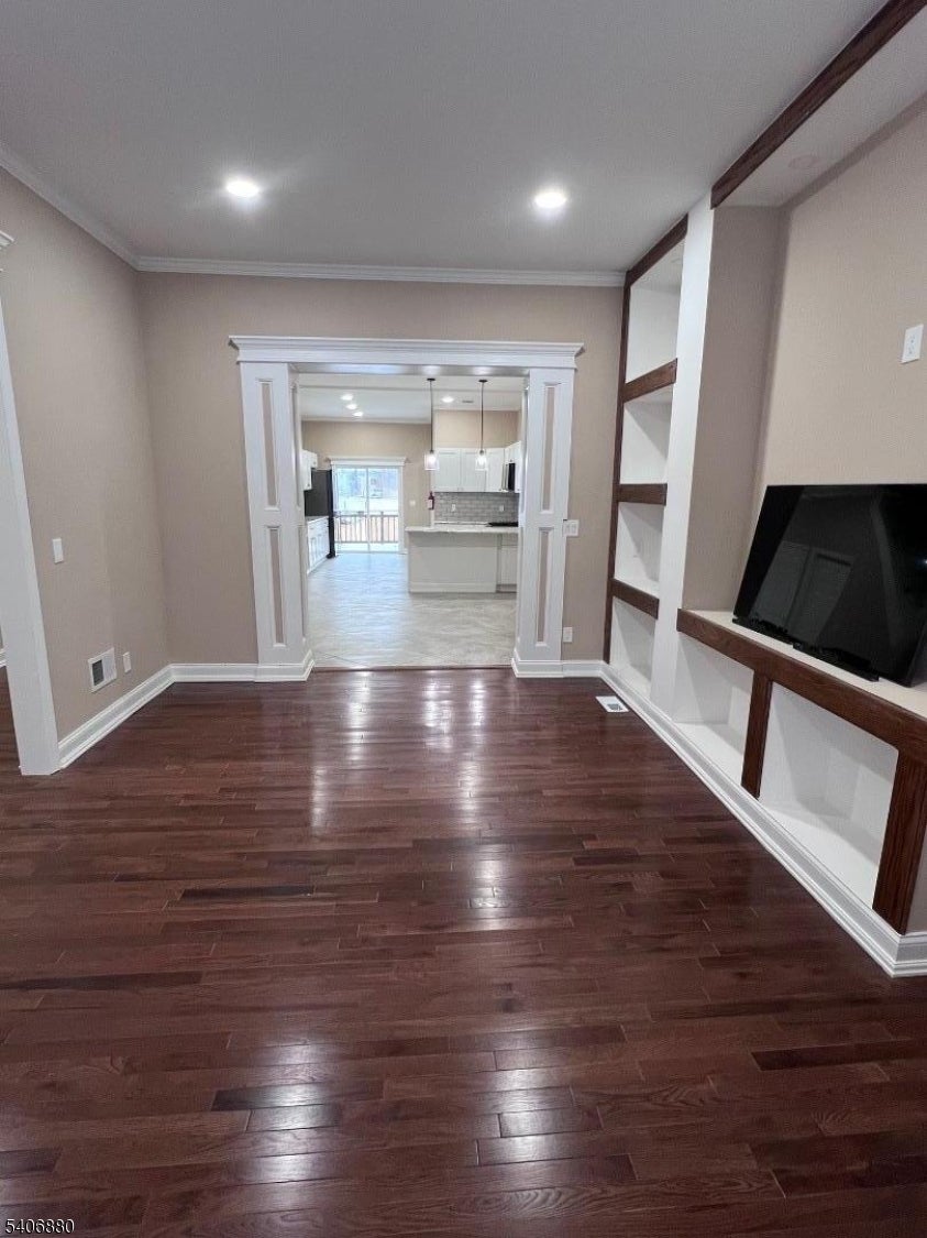 Elizabeth City, New Jersey, 07208, United States, 5 Bedrooms Bedrooms, ,4 BathroomsBathrooms,Residential,For Sale,2011713