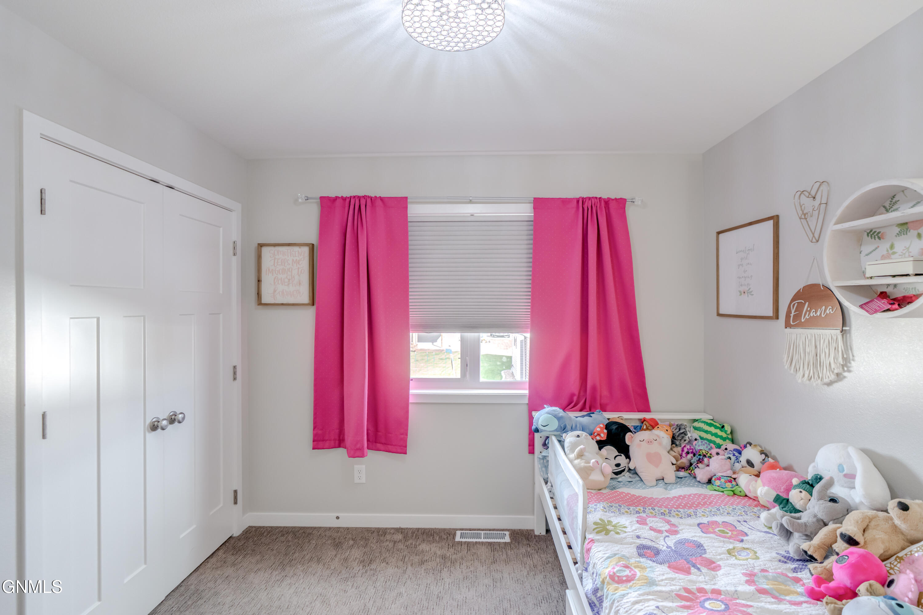 Bismarck, North Dakota, 58504, United States, 5 Bedrooms Bedrooms, ,2 BathroomsBathrooms,Residential,For Sale,1986096