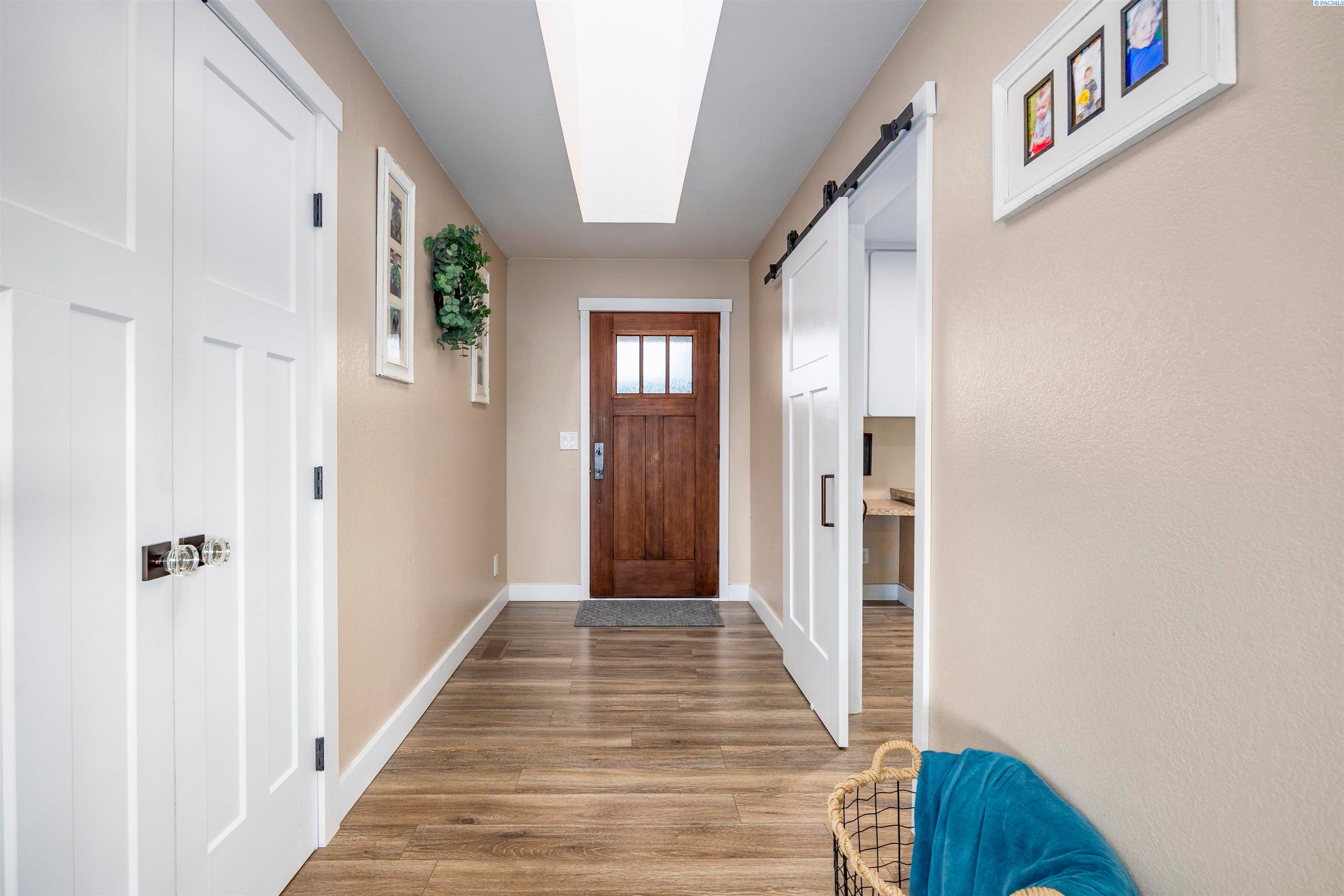 Kennewick, Washington, 99337, United States, 4 Bedrooms Bedrooms, ,2 BathroomsBathrooms,Residential,For Sale,1978666