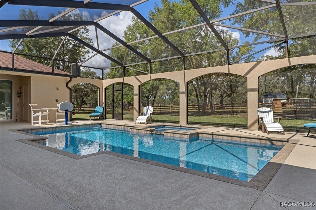 Crystal River, Florida, 34428, United States, 4 Bedrooms Bedrooms, ,4 BathroomsBathrooms,Residential,For Sale,1983688