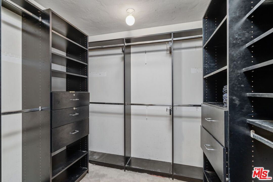 Los Angeles, California, 90046, United States, 4 Bedrooms Bedrooms, ,4 BathroomsBathrooms,Residential,For Sale,1955574