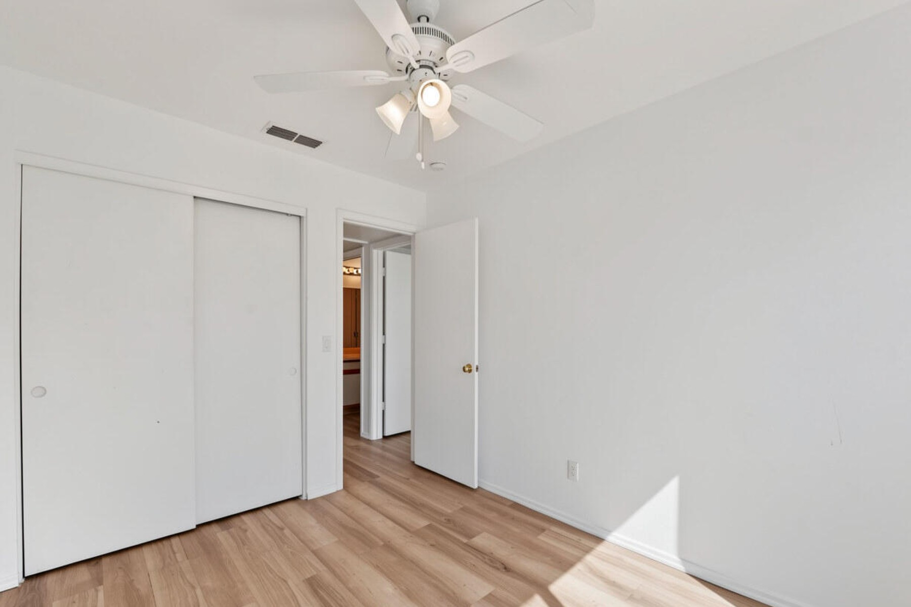  2573 W Monte Cristo Avenue  Phoenix, AZ - 物件實景