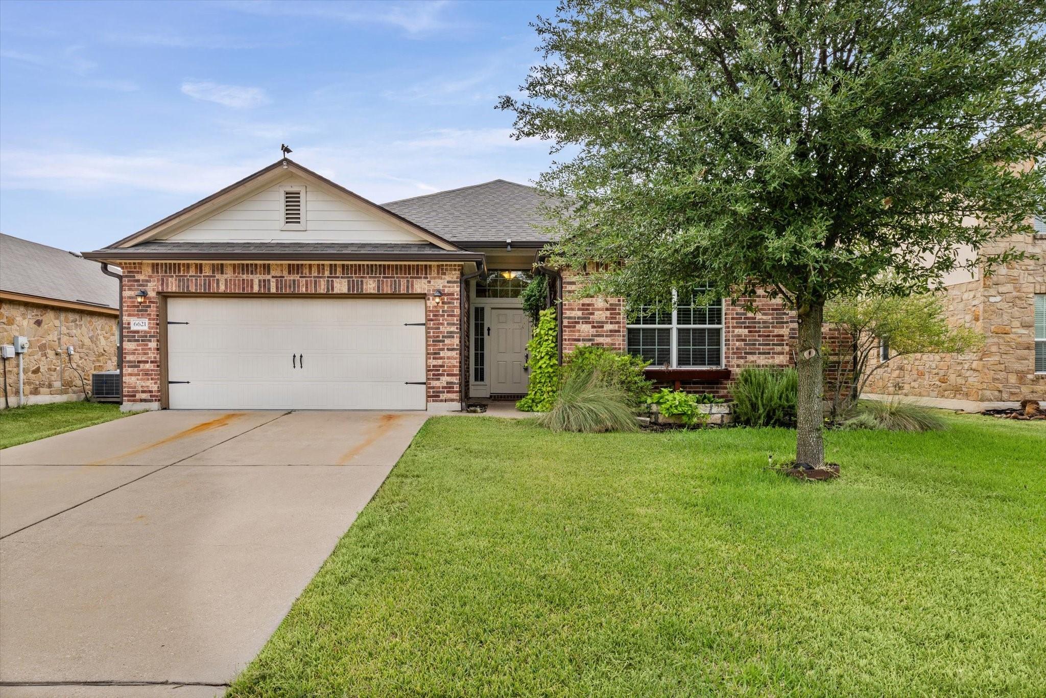 Burling St, Woodway, TX 76712