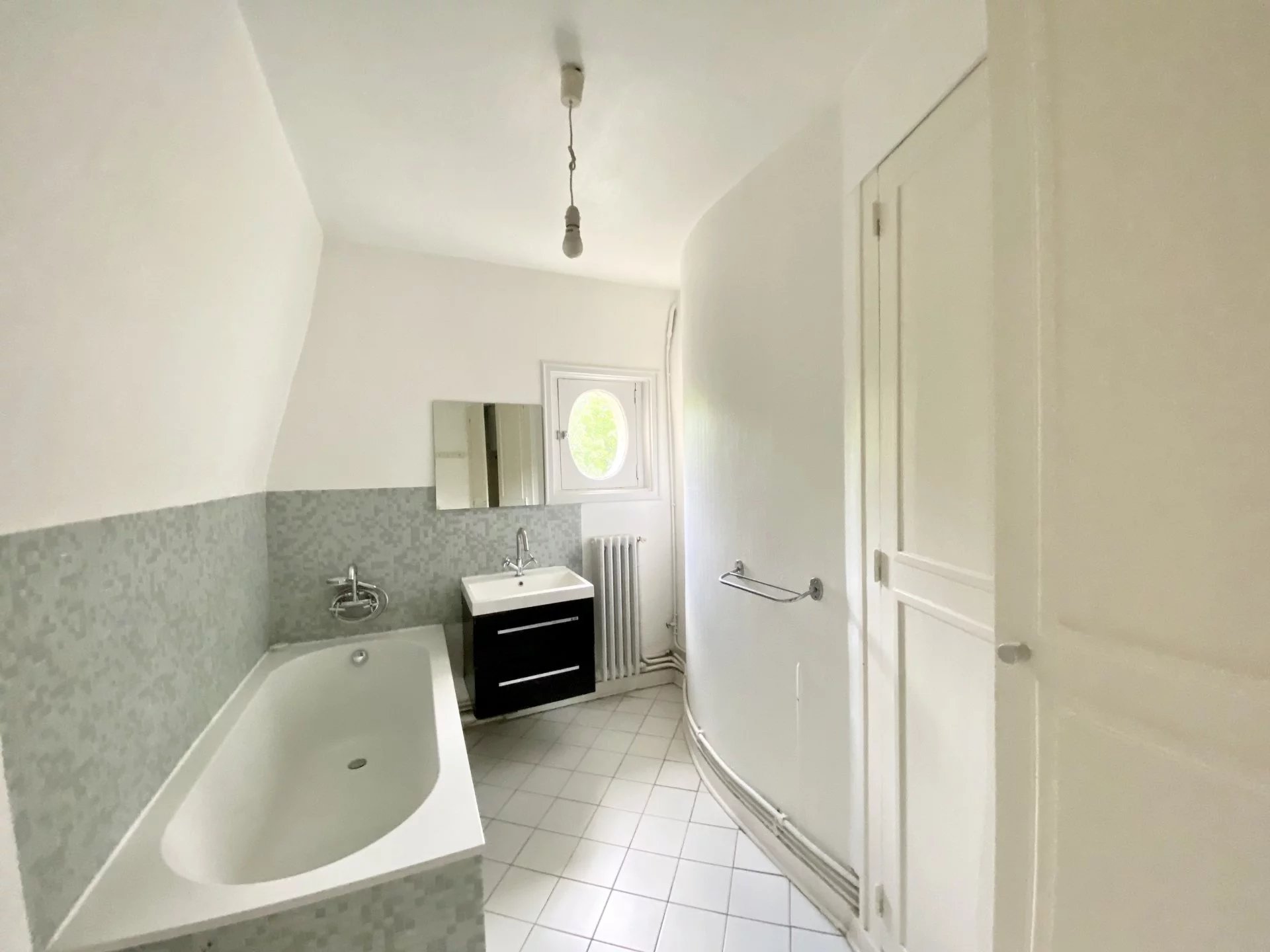 Le Vésinet, Île-de-France, 78110, FR, 5 Bedrooms Bedrooms, ,5 BathroomsBathrooms,Residential,For Sale,1994583