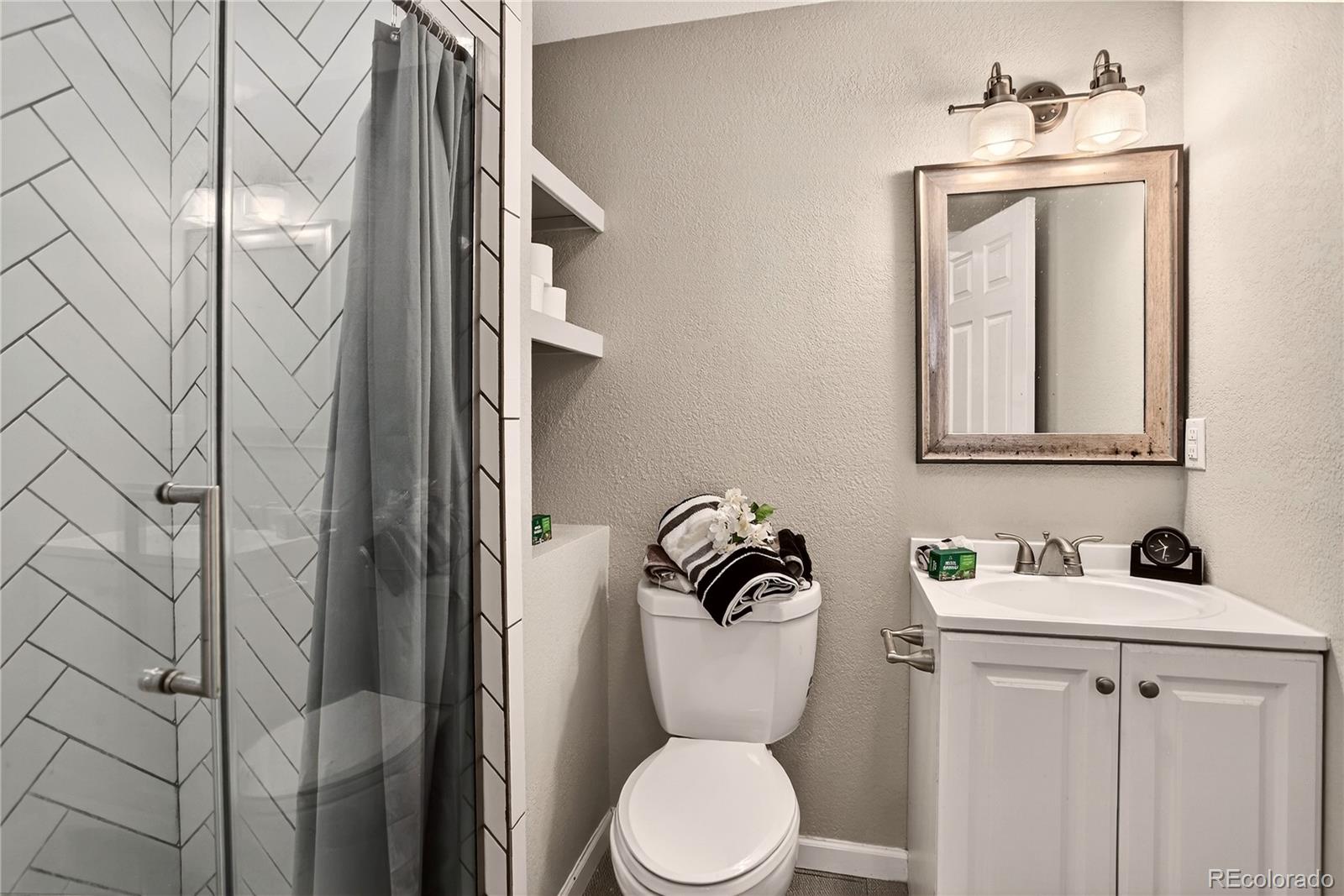 Castle Rock, Colorado, 80104, United States, 4 Bedrooms Bedrooms, ,2 BathroomsBathrooms,Residential,For Sale,1911014