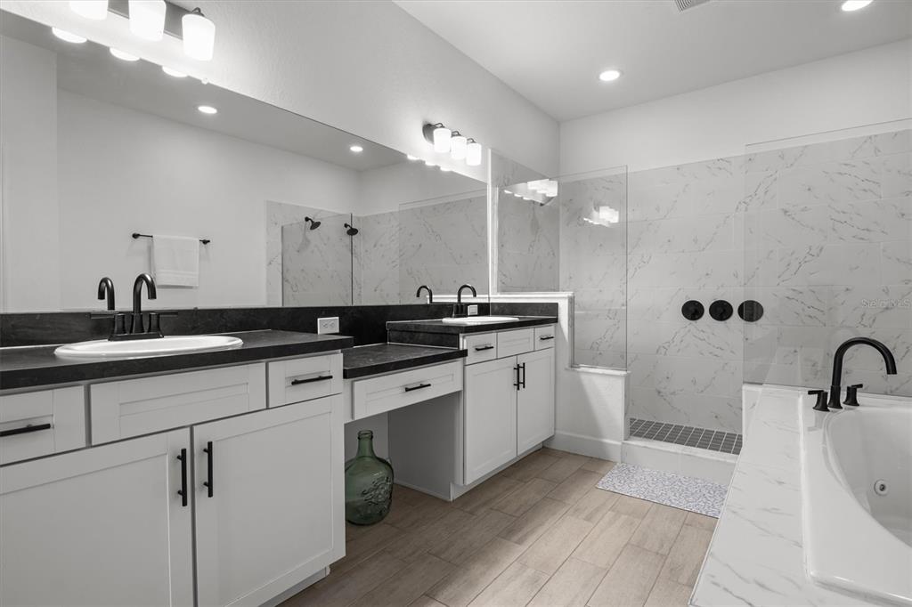 Winter Haven, Florida, 33881, United States, 4 Bedrooms Bedrooms, ,3 BathroomsBathrooms,Residential,For Sale,1957655