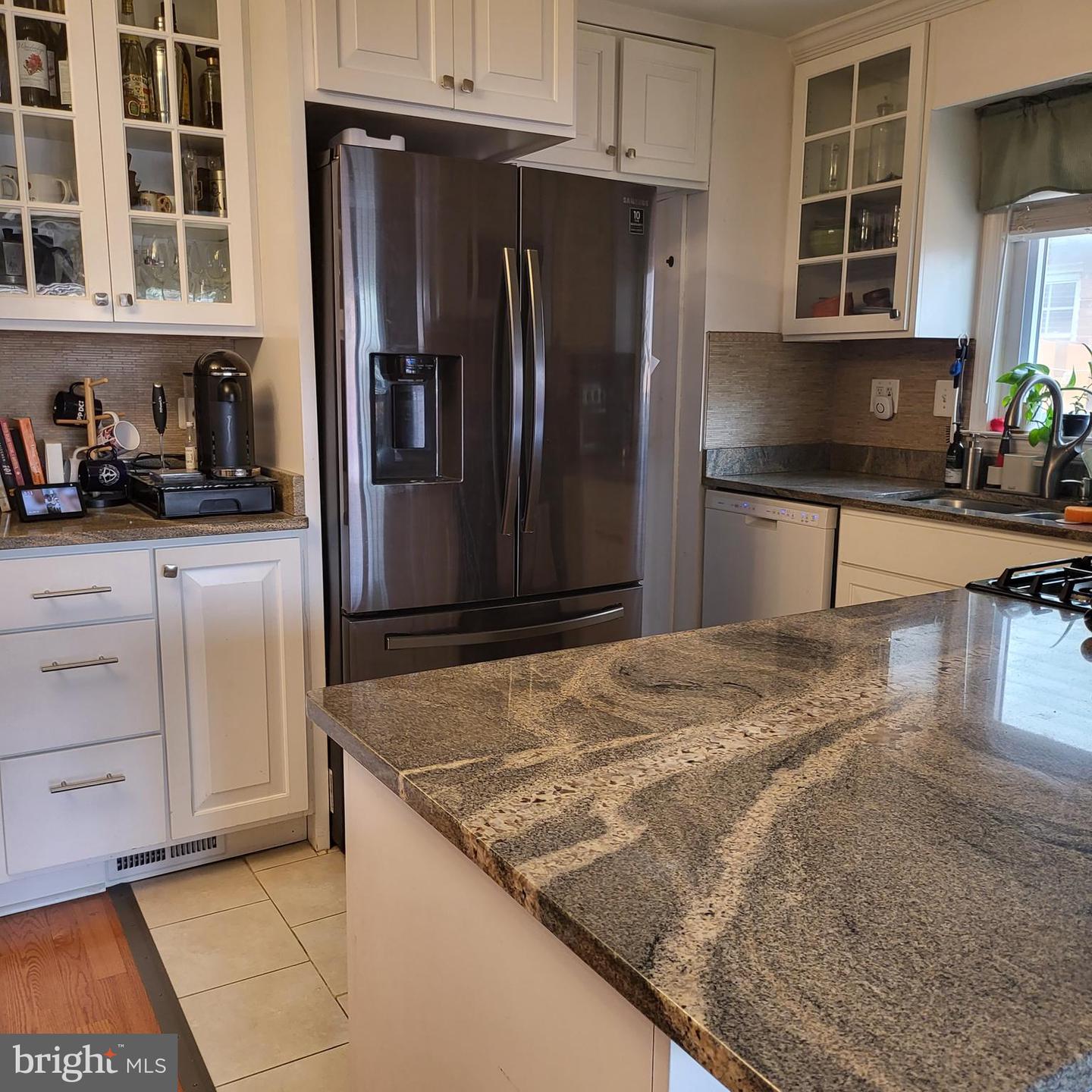 Alexandria, Virginia, 22305, United States, 2 Bedrooms Bedrooms, ,1 BathroomBathrooms,Residential,For Sale,1927312