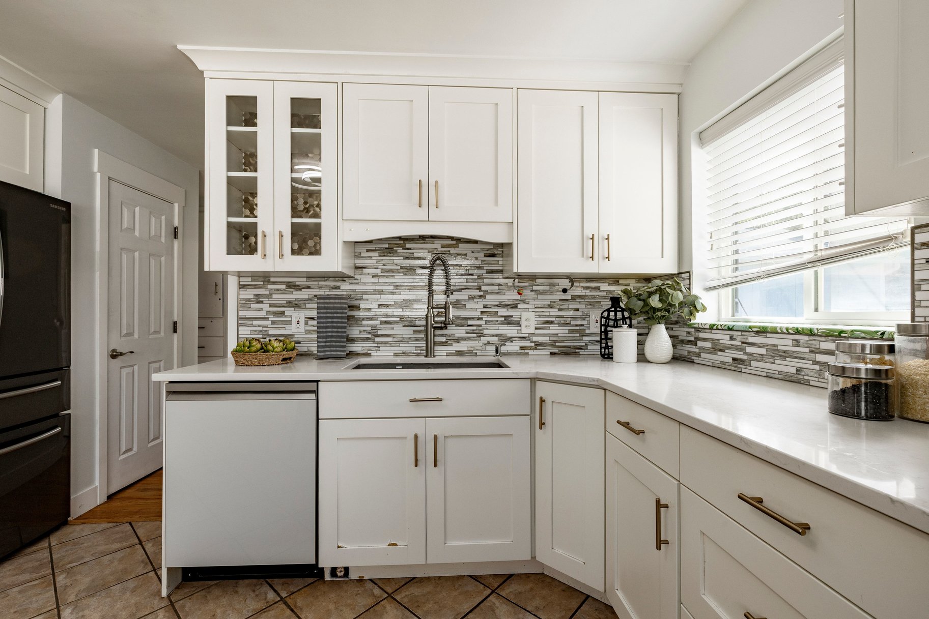  Updated Millcreek Home with Space to Make It Your Own - 物件實景