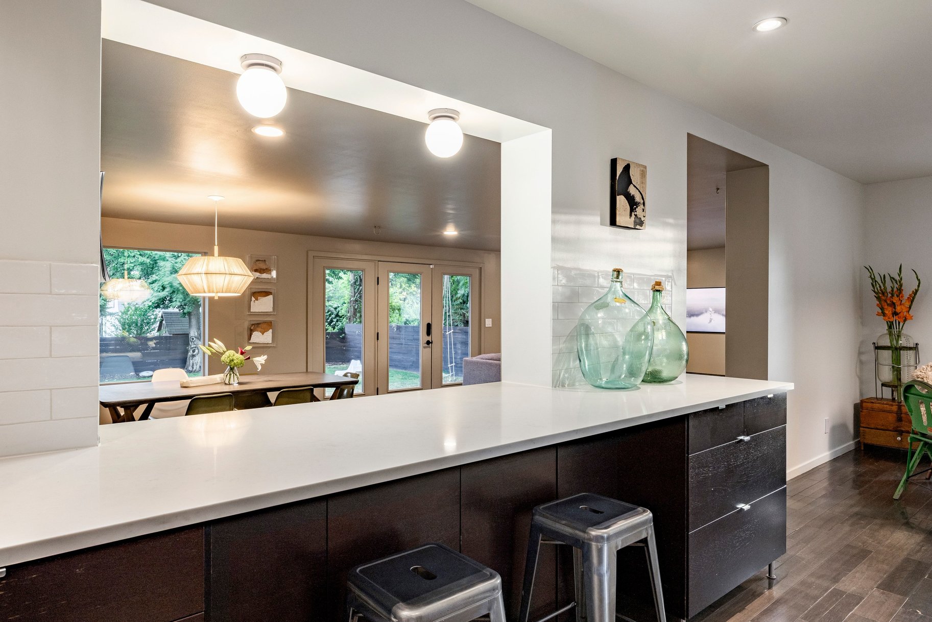  Spacious Millcreek Bungalow with Expansive Backyard & 2-Car Garage - 物件實景