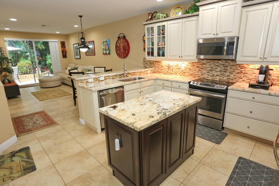Delray Beach, Florida, 33484, United States, 4 Bedrooms Bedrooms, ,3 BathroomsBathrooms,Residential,For Sale,1943526