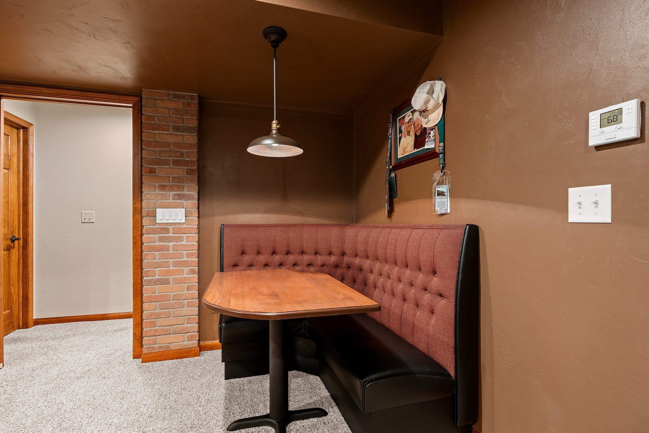 NEENAH, Wisconsin, 54956, United States, 3 Bedrooms Bedrooms, ,3 BathroomsBathrooms,Residential,For Sale,1986561