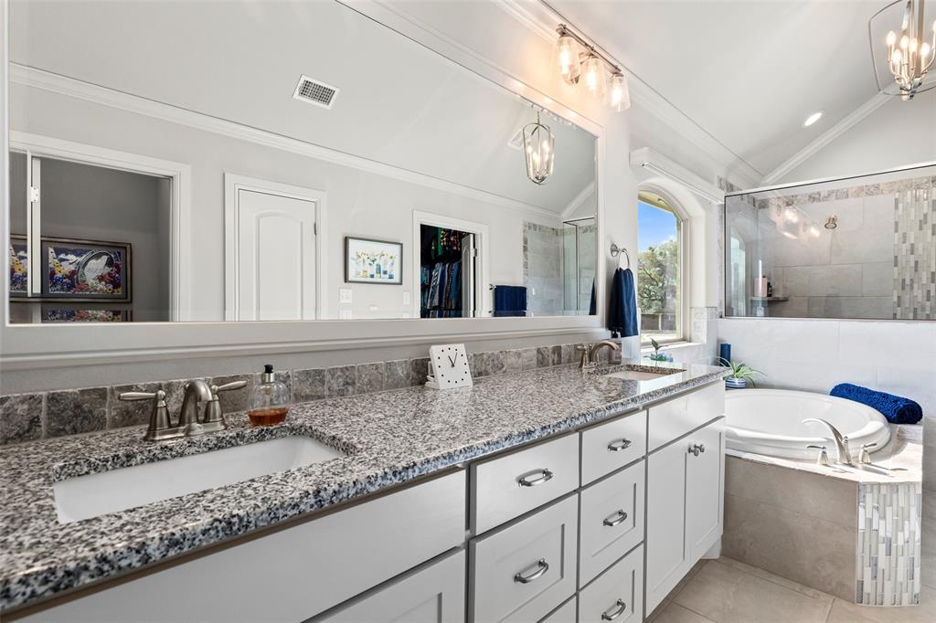 Granbury, Texas, 76049, United States, 4 Bedrooms Bedrooms, ,2 BathroomsBathrooms,Residential,For Sale,1983428