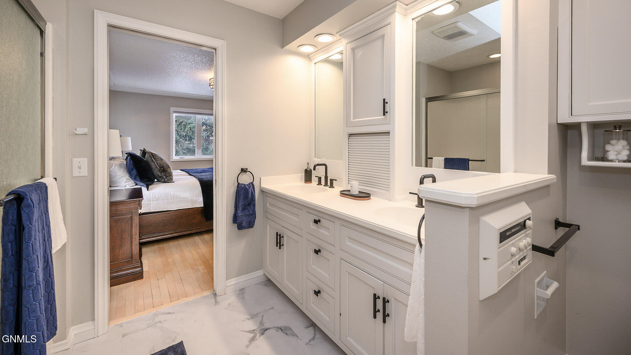 Mandan, North Dakota, 58554, United States, 5 Bedrooms Bedrooms, ,4 BathroomsBathrooms,Residential,For Sale,2005238