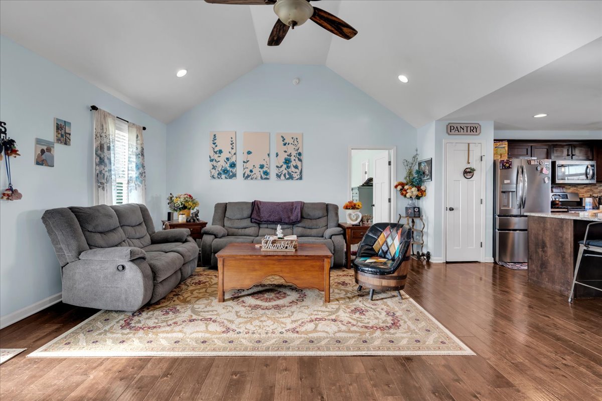 Manchester, Tennessee, 37355, United States, 3 Bedrooms Bedrooms, ,2 BathroomsBathrooms,Residential,For Sale,2007500